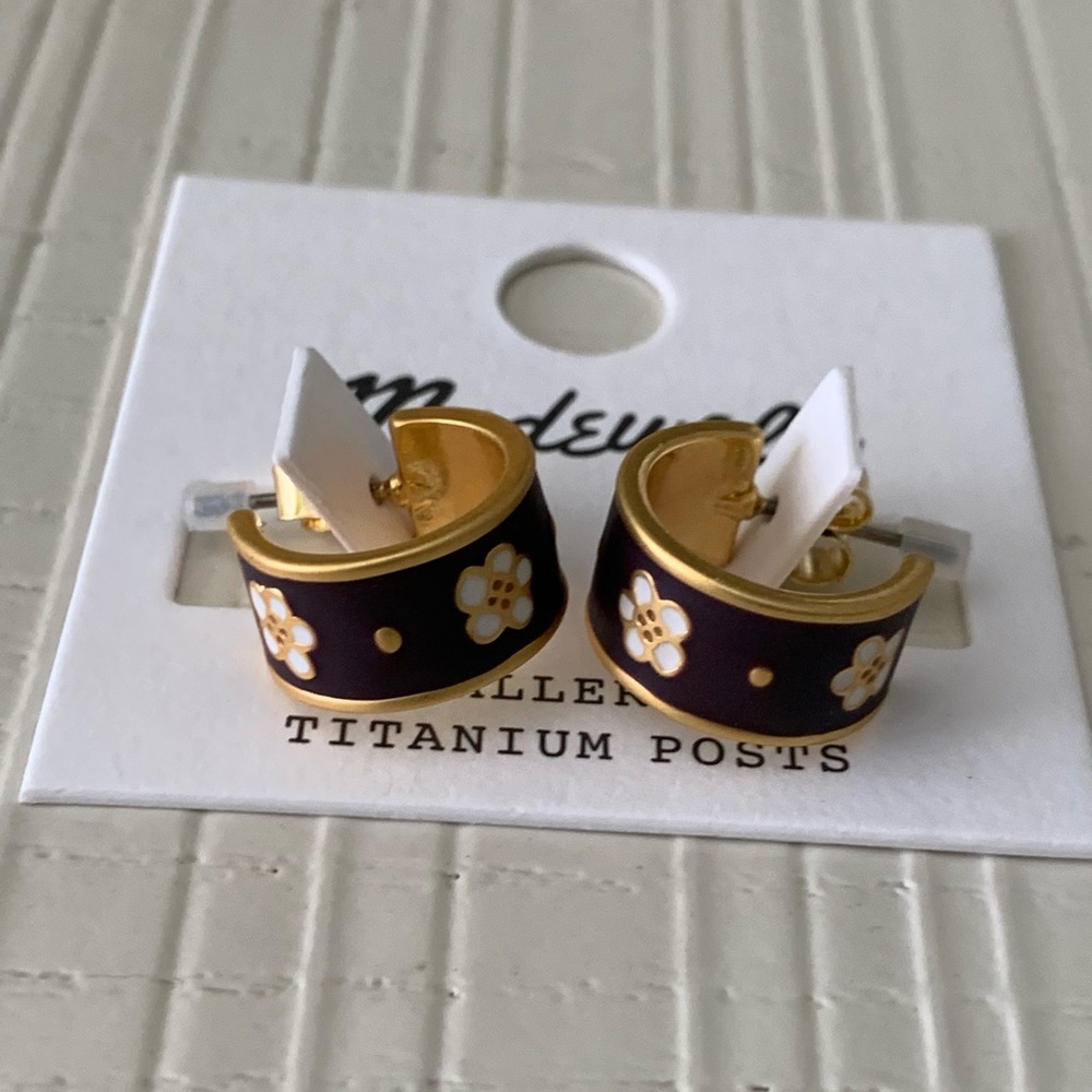 Madewell enamel countryside Huggie hoop earring